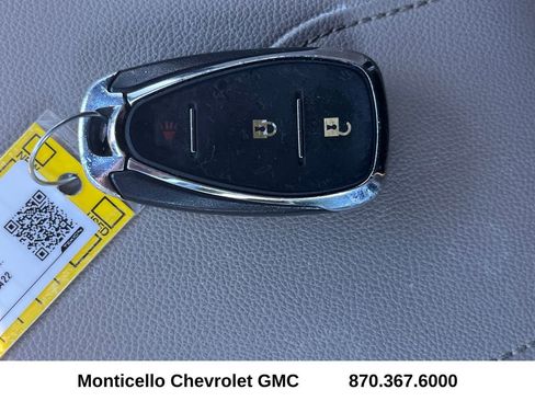 Used 2023 Chevrolet Traverse LS w/ Safety Package image 18