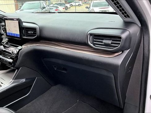 Used 2022 Ford Explorer Limited image 23