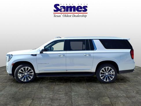 Used 2022 GMC Yukon XL Denali RWD image 4