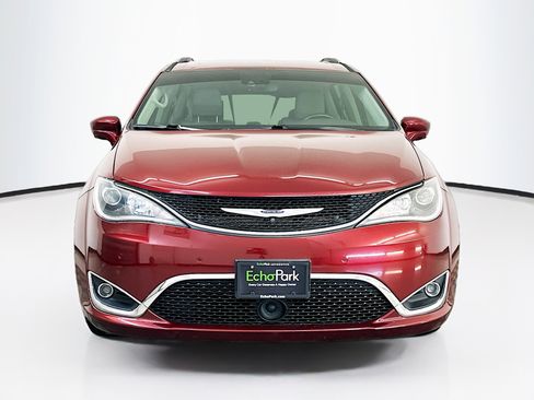 Used 2019 Chrysler Pacifica Touring-L Plus w/ Advanced Safetytec Group FWD image 2