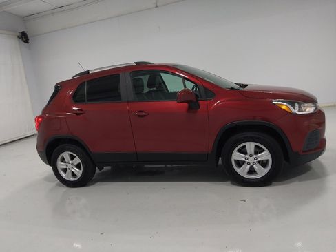 Used 2022 Chevrolet Trax LT w/ Driver Confidence Package AWD/4WD image 11