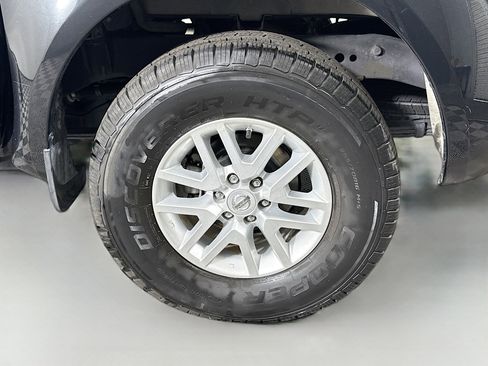 Used 2019 Nissan Frontier SV image 36