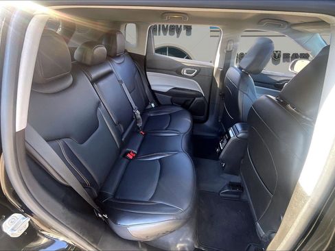 Used 2022 Jeep Compass Limited image 23
