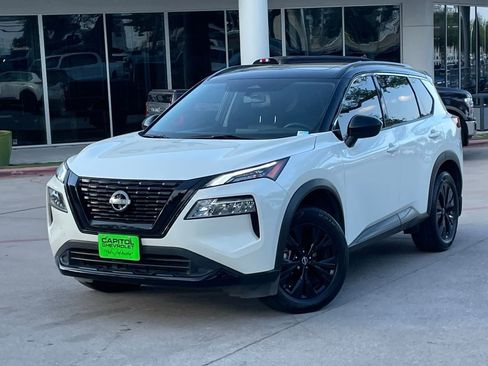 Used 2023 Nissan Rogue SV w/ SV Premium B Package image 10