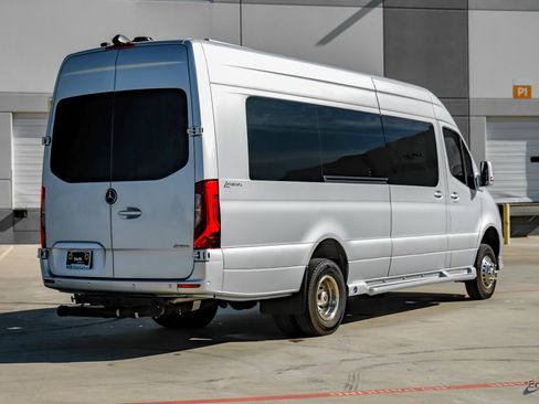 Used 2023 Mercedes-Benz Sprinter 3500 w/ Parking Package image 15