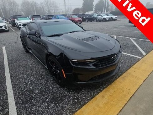 Used 2022 Chevrolet Camaro LT image 1
