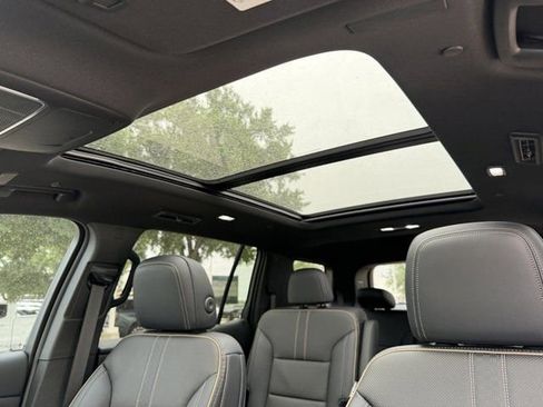 New 2026 Chevrolet Traverse High Country FWD image 22