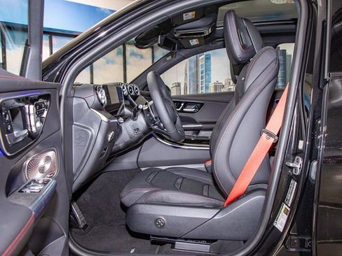 Certified 2025 Mercedes-Benz GLC 43 AMG 4MATIC image 20