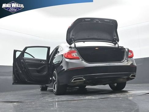 Used 2018 Honda Accord Sport image 30
