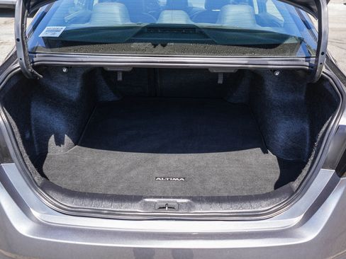 Used 2024 Nissan Altima 2.5 SR FWD image 26