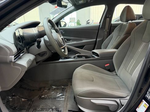 Used 2024 Hyundai Elantra SEL FWD image 12