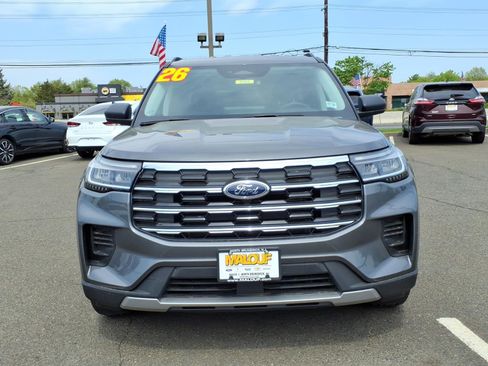 Used 2026 Ford Explorer Active AWD/4WD image 2