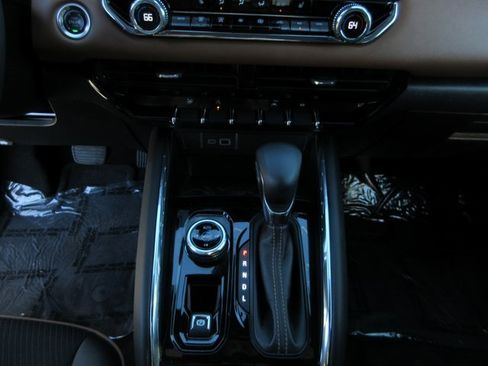 Used 2024 GMC Canyon AT4 w/ Technology Package image 19