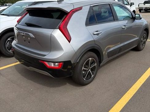 Used 2026 Kia Niro LX FWD image 3