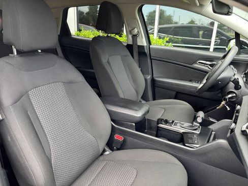 Used 2025 Kia Sportage LX AWD/4WD image 35