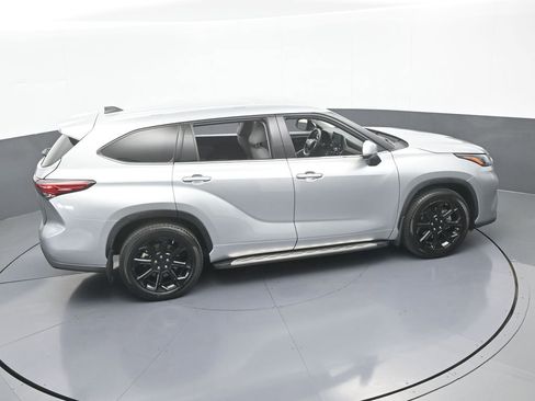 Used 2022 Toyota Highlander L image 53