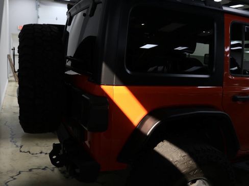 Used 2019 Jeep Wrangler Unlimited Sport image 32