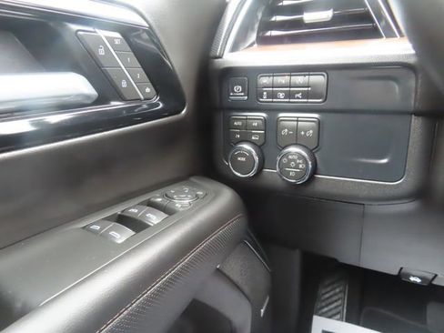 Used 2026 Chevrolet Tahoe High Country AWD/4WD image 34