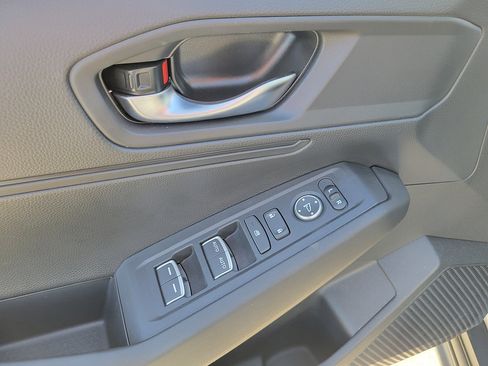 Certified 2025 Honda Accord LX image 19