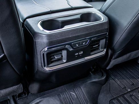 Used 2024 GMC Sierra 2500 Denali w/ Technology Package image 25