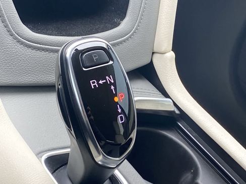 Used 2017 Cadillac XT5 Luxury FWD image 20