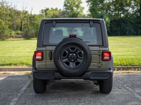 Used 2025 Jeep Wrangler Sport AWD/4WD image 6