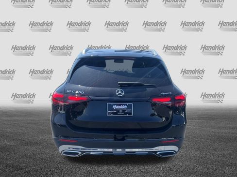 Used 2024 Mercedes-Benz GLC 300 4MATIC image 9