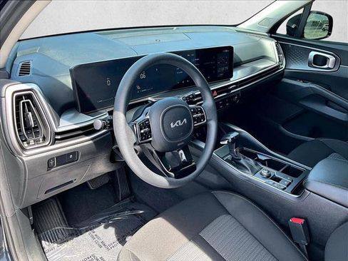 Used 2024 Kia Sorento LX FWD image 14