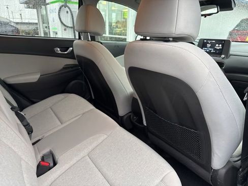 Used 2023 Hyundai Kona SE w/ Cargo Package image 12