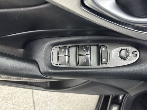 Used 2021 INFINITI Q50 Luxe image 18