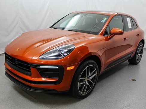 Used 2023 Porsche Macan AWD/4WD image 5