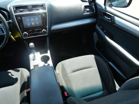 Used 2018 Subaru Outback 2.5i Premium AWD/4WD image 11