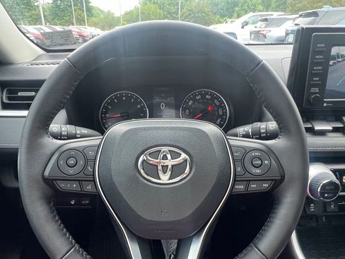 Used 2022 Toyota RAV4 XLE Premium AWD/4WD image 7