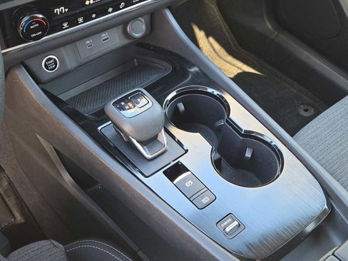 Used 2023 Nissan Rogue SV image 28