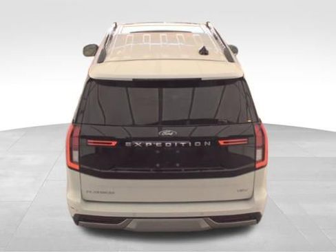 Certified 2025 Ford Expedition Max Platinum image 3