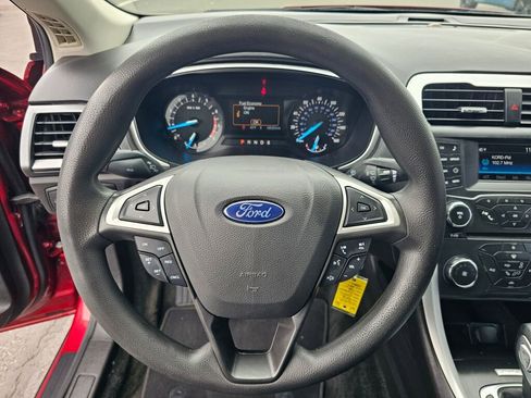 Used 2016 Ford Fusion SE FWD image 17