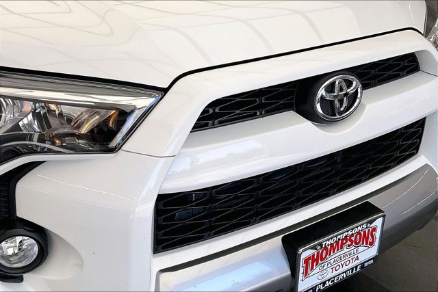 Used 2017 Toyota 4Runner TRD Off-Road Premium AWD/4WD image 31