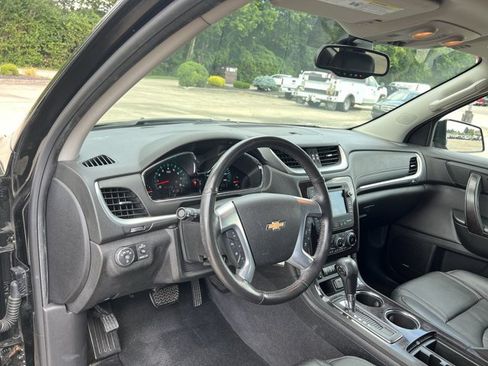 Used 2017 Chevrolet Traverse Premier FWD image 10