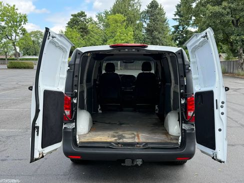 Used 2022 Mercedes-Benz Metris image 22