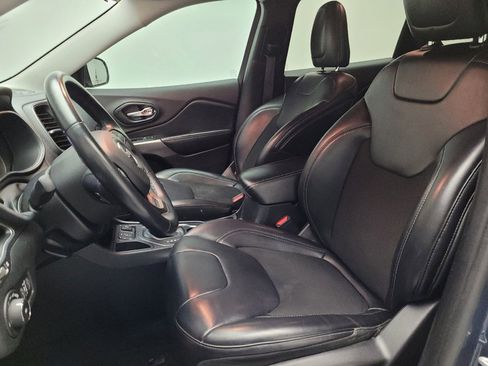 Used 2019 Jeep Cherokee Latitude Plus image 17