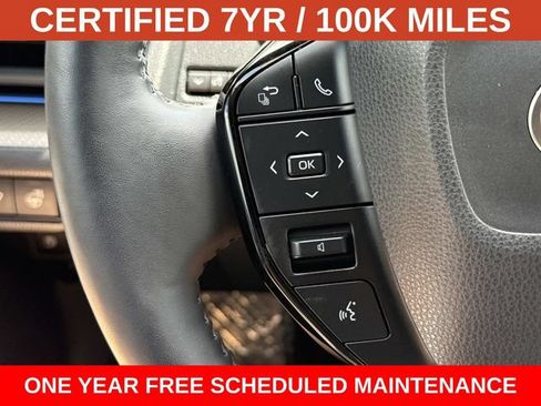 Used 2025 Toyota Prius Limited FWD image 25