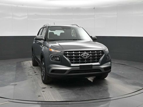 New 2026 Hyundai Venue SEL FWD image 2