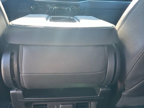 Used 2025 GMC Sierra 1500 SLT image 16