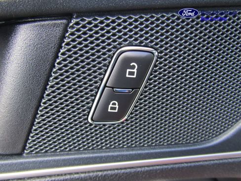 Certified 2024 Ford Edge ST-Line AWD/4WD image 31