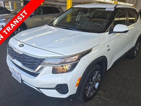 Used 2021 Kia Seltos LX AWD/4WD image 1
