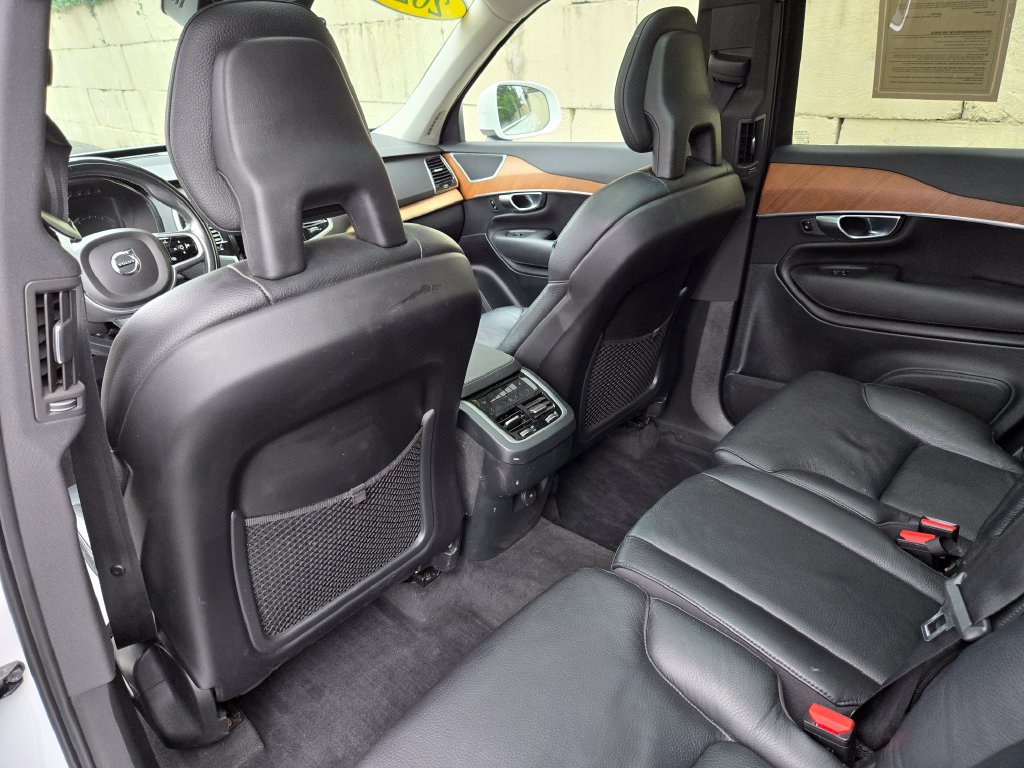 Used 2021 Volvo XC90 T6 Momentum w/ Advanced Package AWD/4WD image 30