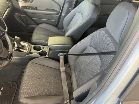 Used 2025 Subaru Forester Premium image 8