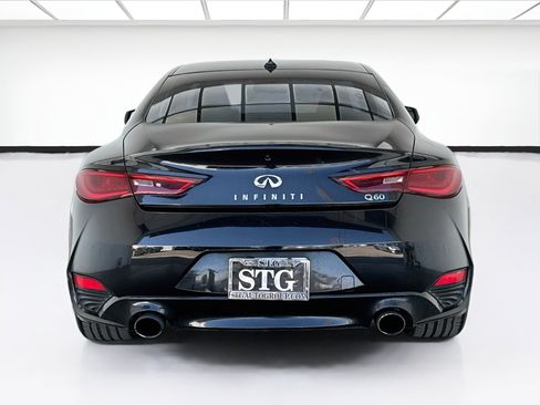 Used 2017 INFINITI Q60 2.0t w/ Moonroof Package RWD image 5