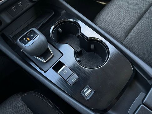 Used 2025 Nissan Rogue SV FWD image 23