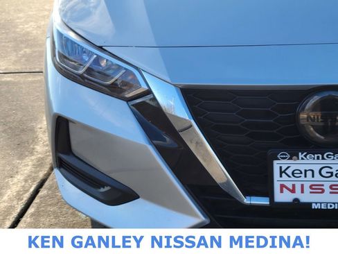 Used 2023 Nissan Sentra SV image 9